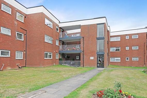 3 bedroom Flat for s...